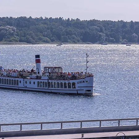Apartamento Müritz Utkiek - Mit Seeblick&balkon In Der Hafenresidenz Waren (Mueritz)