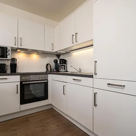 Apartamento Müritz Utkiek - Mit Seeblick&balkon In Der Hafenresidenz Waren (Mueritz)